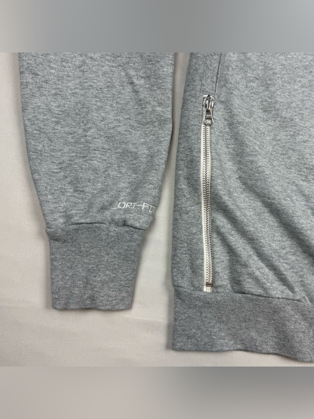 Nike Duke Blue Devils Mens Standard Issue Crewneck Sweatshirt Sz Medium Grey A7 - Picture 5 of 9